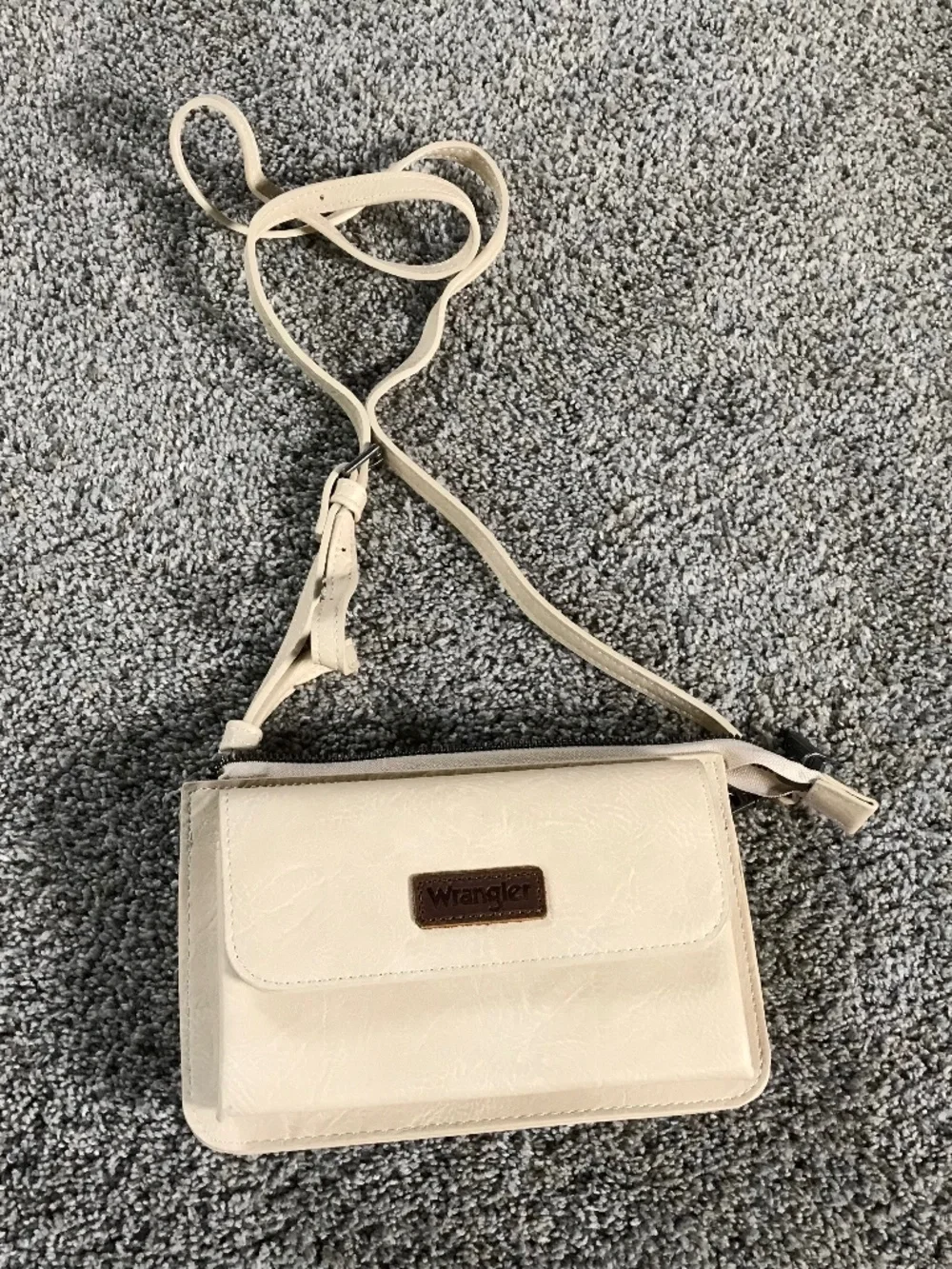 Wrangler Crossbody Wallet for Women RFID Clutch Phone Purse with CC slots